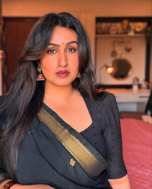 Kavitha Nair Instagram - First saree-ing of 2025 🖤