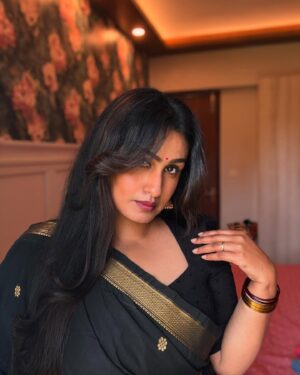 Kavitha Nair Instagram - First saree-ing of 2025 🖤