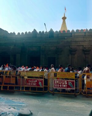 Kavya Shetty Instagram - In the stillness, I find my strength 🙏☀️✨ 
#mantralayaraghavendraswamy #andhrapradesh