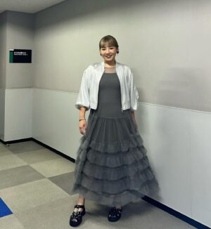 Kayo Noro Instagram - 衣装です🙋🏻‍♀️
昨年のものを続々と、、、申し訳ございません
m(_ _)m
2024年ダメだったところ。それはものすごい数のSNS用写真、衣装、動画撮り溜め出るにもかかわらず。全然出せませんでした。
今年はせっかく撮りだめたものは放出していきたいと思います。すぐにを目標に。
・
①
jacket @cadune_official
t-shirt @jeansfactory_official , g_rock_s
skirt @arpege_story
pumps @tsurubymarikooikawa
jewelry @unoaerre_japan
・
・
②
t-shirt @disneyjp
tulle tops @maisonspecial_women
pierce @zuttoholic
bangle ,ring @unoaerre_japan
・
・
③
jacket @lounie_jp
one piece @cocodeal_official
sandal @tsurubymarikooikawa
pierce @zuttoholic
blacelet,ring @unoaerre_japan
・
・
④
knit ,skirt @nomine_jp
shoes @tsurubymarikooikawa
pierce,ring @zuttoholic
blacelet @unoaerre_japan
・
・
⑤
knit vest @cocodeal_official
t-shirt,pants @arpege_story
mule @kanematsu_official
pierce @zuttoholic
blacelet,ring @unoaerre_japan
・
・
⑥
gillet,knit @demiluxebeams
pants @emmelrefines
pumps @kanematsu_official
pierce,ring @zuttoholic
・
・
⑦
おまちをm(_ _)m
・
・
⑧
sweater @rougeviflacle_official
skirt @citen_official
boots @zara
pierce @zuttoholic
blacelet,ring @unoaerre_japan
・
・
⑨
one piece @lounie_jp
boots @zara 
pierce,ring @zuttoholic
blacelet @unoaerre_japan