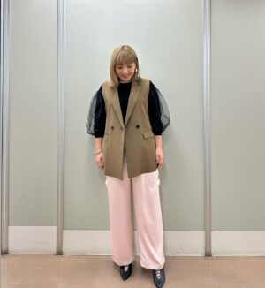 Kayo Noro Instagram - 衣装です🙋🏻‍♀️
昨年のものを続々と、、、申し訳ございません
m(_ _)m
2024年ダメだったところ。それはものすごい数のSNS用写真、衣装、動画撮り溜め出るにもかかわらず。全然出せませんでした。
今年はせっかく撮りだめたものは放出していきたいと思います。すぐにを目標に。
・
①
jacket @cadune_official
t-shirt @jeansfactory_official , g_rock_s
skirt @arpege_story
pumps @tsurubymarikooikawa
jewelry @unoaerre_japan
・
・
②
t-shirt @disneyjp
tulle tops @maisonspecial_women
pierce @zuttoholic
bangle ,ring @unoaerre_japan
・
・
③
jacket @lounie_jp
one piece @cocodeal_official
sandal @tsurubymarikooikawa
pierce @zuttoholic
blacelet,ring @unoaerre_japan
・
・
④
knit ,skirt @nomine_jp
shoes @tsurubymarikooikawa
pierce,ring @zuttoholic
blacelet @unoaerre_japan
・
・
⑤
knit vest @cocodeal_official
t-shirt,pants @arpege_story
mule @kanematsu_official
pierce @zuttoholic
blacelet,ring @unoaerre_japan
・
・
⑥
gillet,knit @demiluxebeams
pants @emmelrefines
pumps @kanematsu_official
pierce,ring @zuttoholic
・
・
⑦
おまちをm(_ _)m
・
・
⑧
sweater @rougeviflacle_official
skirt @citen_official
boots @zara
pierce @zuttoholic
blacelet,ring @unoaerre_japan
・
・
⑨
one piece @lounie_jp
boots @zara 
pierce,ring @zuttoholic
blacelet @unoaerre_japan