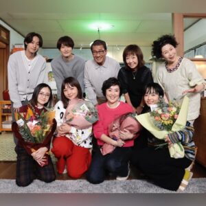 Kayo Noro Instagram - 改めましてm(_ _)m
『トラベルナース　シーズン2』
みなさんご視聴ありがとうございました🙇🏻‍♀️
・
始まる前にとても楽しみにしていた撮影ですが、やはりめちゃくちゃ楽しかったです。
終わるの嫌だなって思いました。
みんなはどうかわからないけどw
けど、とても楽しくて学びが本当に多かったです。
そしてなによりも沢山の方にみていただけたということで、私は本当に仲間に入れていただけてよかったです。
私にはまだまだなところがあり、作品に対して関わることも少ないこともありますが、沢山の方の努力がありこのトラベルナースが出来上がっていまして。
感謝の日々でございましたm(_ _)m
ありがとうございましたm(_ _)m
見てくださったみなさまに今一度お礼申し上げます。
ありがとうございました🙇🏻‍♀️
・
・
写真は、クランクアップ（撮影の最終日）
そしてロケの時の写真などです！
あと打ち上げの日🍸
・
キャストのみなさん本当に楽しい日々をありがとうございました❤️