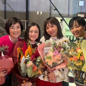 Kayo Noro Instagram - 改めましてm(_ _)m
『トラベルナース　シーズン2』
みなさんご視聴ありがとうございました🙇🏻‍♀️
・
始まる前にとても楽しみにしていた撮影ですが、やはりめちゃくちゃ楽しかったです。
終わるの嫌だなって思いました。
みんなはどうかわからないけどw
けど、とても楽しくて学びが本当に多かったです。
そしてなによりも沢山の方にみていただけたということで、私は本当に仲間に入れていただけてよかったです。
私にはまだまだなところがあり、作品に対して関わることも少ないこともありますが、沢山の方の努力がありこのトラベルナースが出来上がっていまして。
感謝の日々でございましたm(_ _)m
ありがとうございましたm(_ _)m
見てくださったみなさまに今一度お礼申し上げます。
ありがとうございました🙇🏻‍♀️
・
・
写真は、クランクアップ（撮影の最終日）
そしてロケの時の写真などです！
あと打ち上げの日🍸
・
キャストのみなさん本当に楽しい日々をありがとうございました❤️