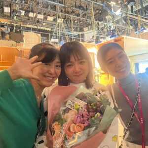 Kayo Noro Instagram - 改めましてm(_ _)m
『トラベルナース　シーズン2』
みなさんご視聴ありがとうございました🙇🏻‍♀️
・
始まる前にとても楽しみにしていた撮影ですが、やはりめちゃくちゃ楽しかったです。
終わるの嫌だなって思いました。
みんなはどうかわからないけどw
けど、とても楽しくて学びが本当に多かったです。
そしてなによりも沢山の方にみていただけたということで、私は本当に仲間に入れていただけてよかったです。
私にはまだまだなところがあり、作品に対して関わることも少ないこともありますが、沢山の方の努力がありこのトラベルナースが出来上がっていまして。
感謝の日々でございましたm(_ _)m
ありがとうございましたm(_ _)m
見てくださったみなさまに今一度お礼申し上げます。
ありがとうございました🙇🏻‍♀️
・
・
写真は、クランクアップ（撮影の最終日）
そしてロケの時の写真などです！
あと打ち上げの日🍸
・
キャストのみなさん本当に楽しい日々をありがとうございました❤️