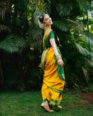Keerthy Suresh Instagram - The Poem that I adorned…

இதயம் ரெண்டும் இசையெனவே
இன்றே இன்றே இணைகிறதே 

நட்பே காதல் துணையெனவே 
காலம் எல்லாம் வருகிறதே

#TieingAKnotInMadisar ♥️

#ForTheLoveOfNyke