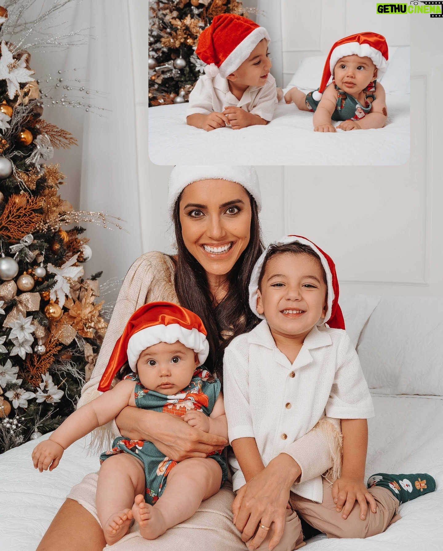 Kelly Baron - 27.1K Likes - O melhor presente de Natal é ver o seu sorriso, meu filho abençoado ♥️
Desejamos um feliz natal da nossa família para a tua e que neste Natal você seja rodeado pelo amor de sua família e amigos🎄