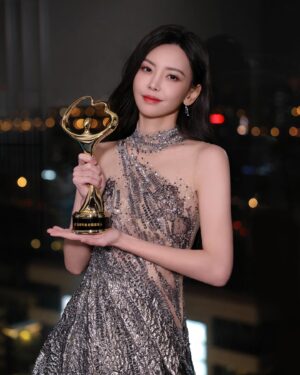 Kelly Yu Instagram - 感谢微博 未来可期