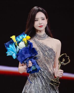 Kelly Yu Instagram - 感谢微博 未来可期