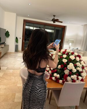 Kenia Os Instagram - 🌹 🌊🐚