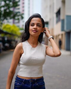 Singer Ketaki Mategaonkar HD Photos and Wallpapers February 2025