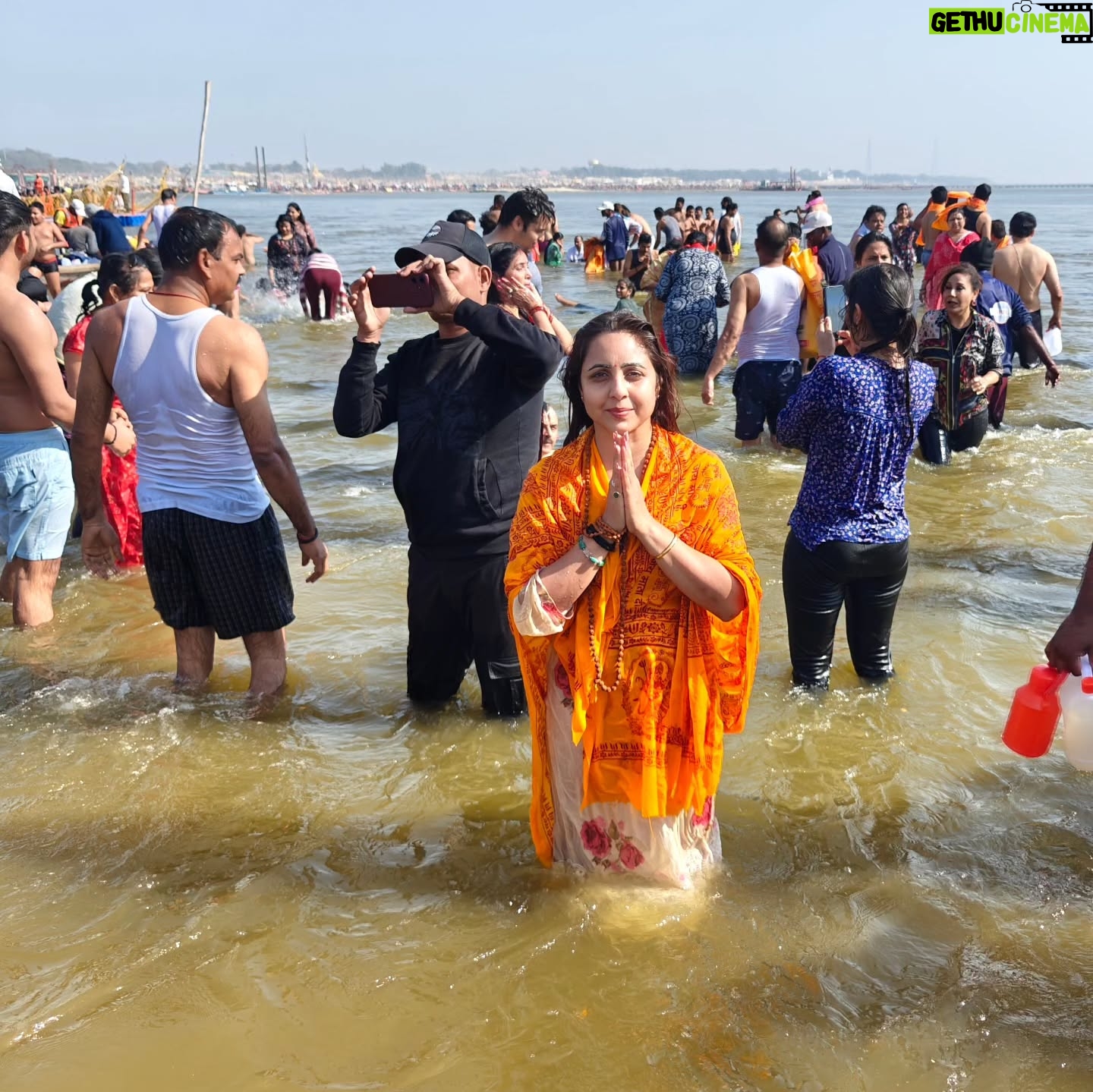 Khushboo Kamal - 11K Likes - May the divine rivers of Kumbh Snan cleanse your heart, filling it with love, gratitude, and divine grace...
#144 साल का संयोग!
Jai shiv shambhu 🙏 Jai Ganga Maiya🙏
Thank you @abhasinghlawyer for this divine experience😊🫶🙏
#mahakumbh #mela #2025 #prayagraj #uttarpradesh