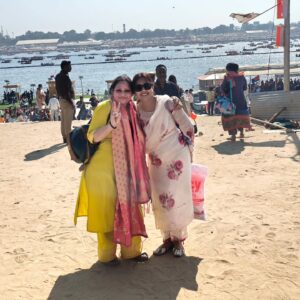 Khushboo Kamal Instagram - May the divine rivers of Kumbh Snan cleanse your heart, filling it with love, gratitude, and divine grace...

#144 साल का संयोग! 

Jai shiv shambhu 🙏 Jai Ganga Maiya🙏

Thank you @abhasinghlawyer for this divine experience😊🫶🙏

#mahakumbh #mela #2025 #prayagraj #uttarpradesh
