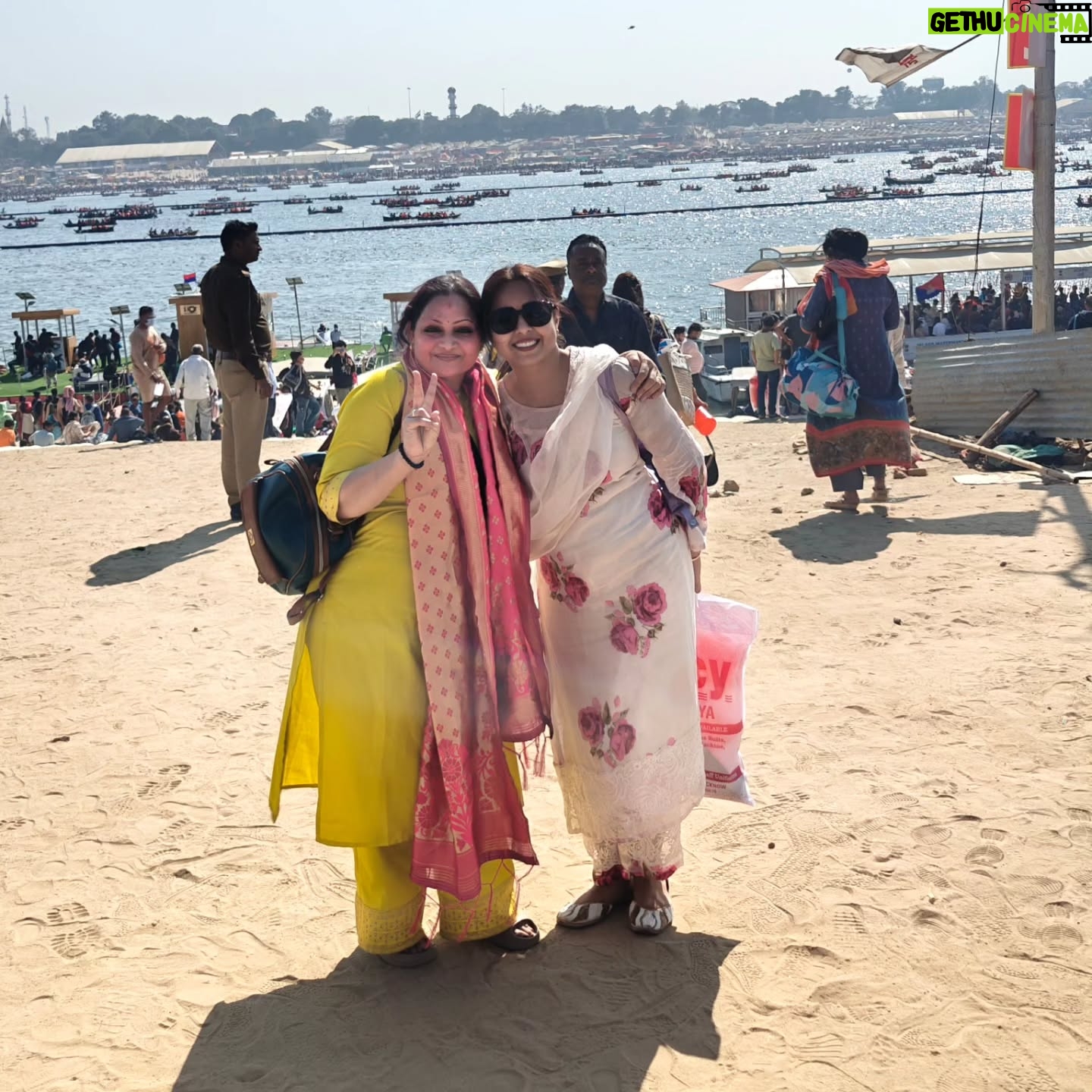 Khushboo Kamal - 11K Likes - May the divine rivers of Kumbh Snan cleanse your heart, filling it with love, gratitude, and divine grace...
#144 साल का संयोग!
Jai shiv shambhu 🙏 Jai Ganga Maiya🙏
Thank you @abhasinghlawyer for this divine experience😊🫶🙏
#mahakumbh #mela #2025 #prayagraj #uttarpradesh