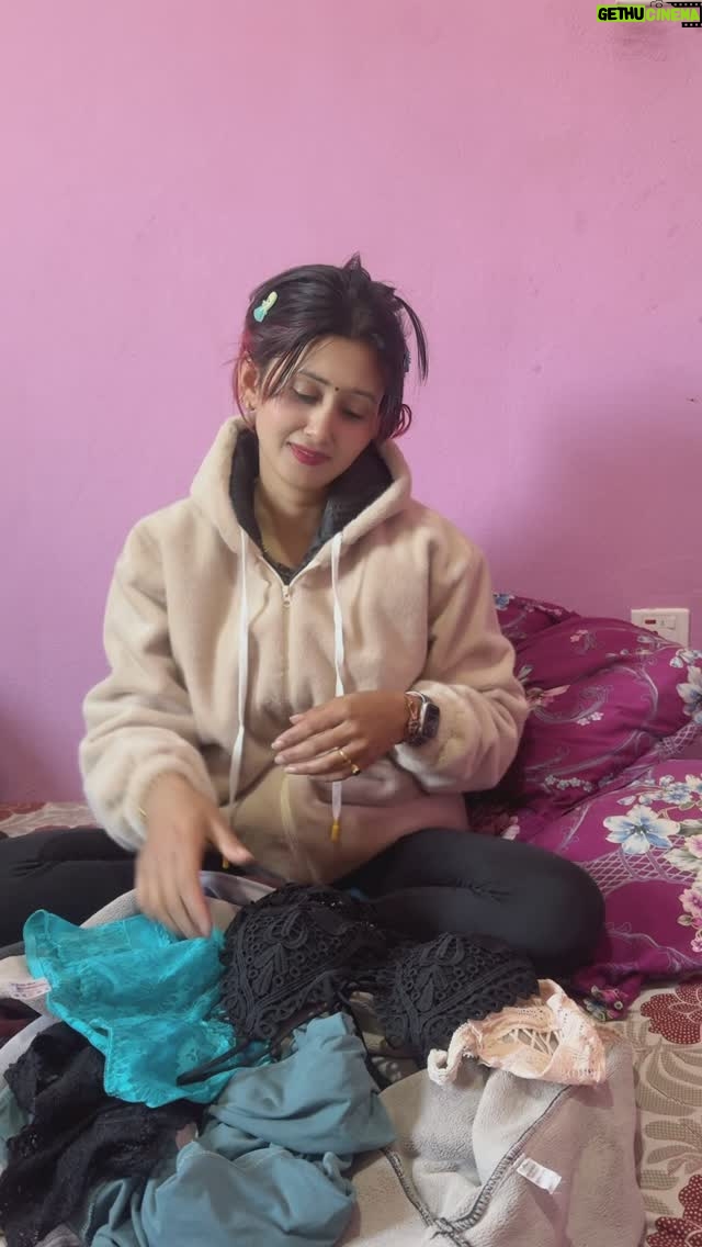 Khushi Bhattarai - 35.1K Likes - Following the trend 🤣