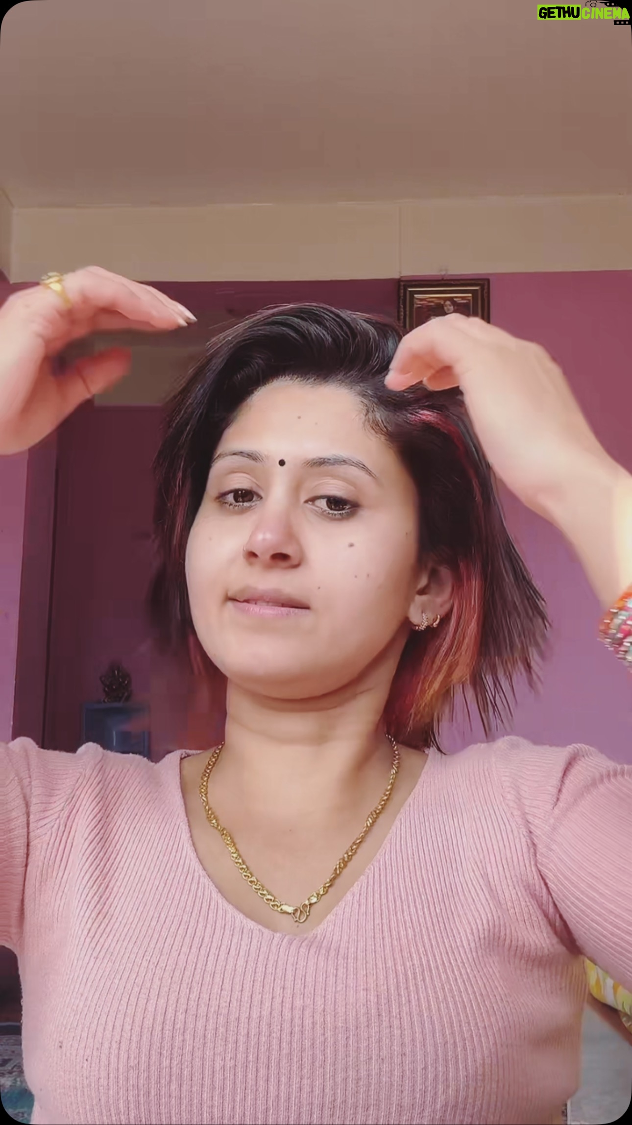 Khushi Bhattarai - 9.4K Likes - Natural face kaii se laga comment par batawo 🤪