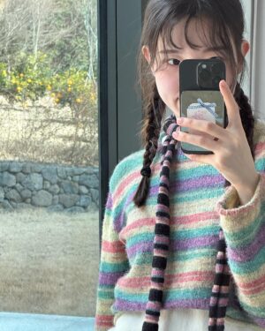Kim Ah-young Instagram - 엄마가 땋아준 양갈래 👧🏻🌼