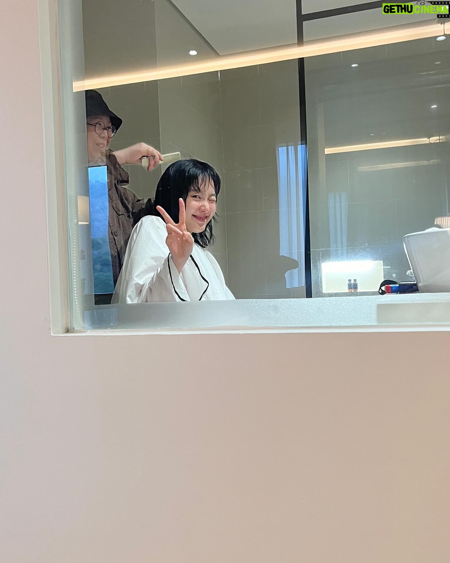 Kim Go-eun - 766.7K Likes - 2024년 빠이빠이👋🏼
2025년도 잘 부탁해🩵