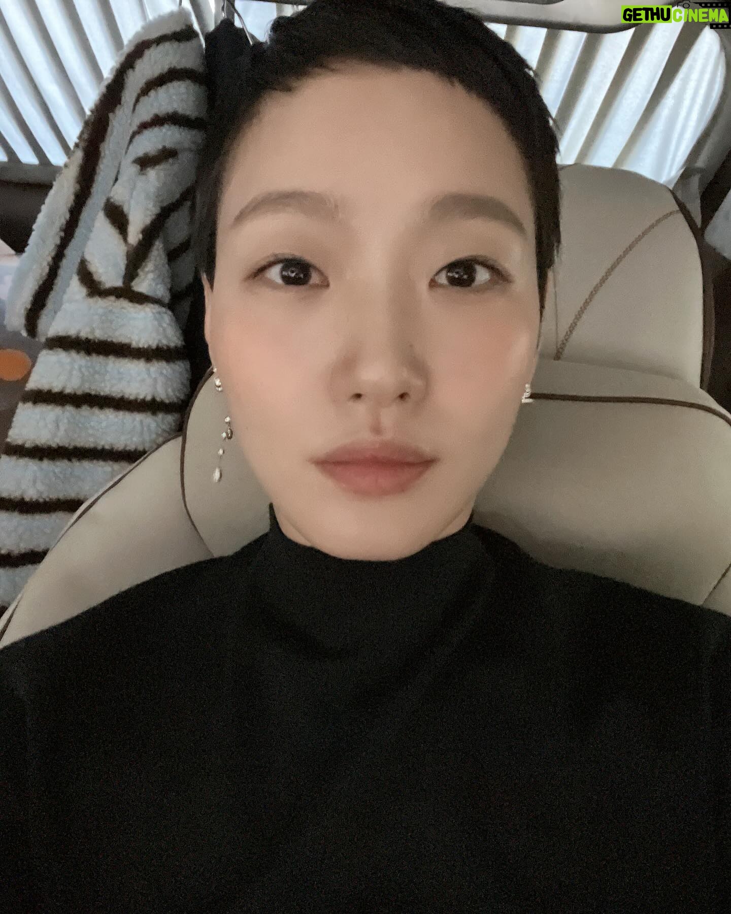 Kim Go-eun - 766.7K Likes - 2024년 빠이빠이👋🏼
2025년도 잘 부탁해🩵