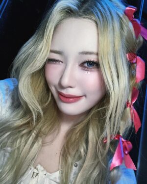 Kim Ha-ram Instagram - 🎀
🎀
🎀
🎀
🎀