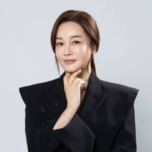 Kim Hye-eun Instagram - 희망친구 기아대책과 함께한
희망팔찌 캠페인♥

어둠 속 빛이 되어주는 일에 동참 했습니다.
모두가 희망으로 나아가는 오늘이 되기를.

여러분들도 함께 해주세요~♥ 

@kfhi_official
#김혜은 #NGO #KFHI #희망친구기아대책 #희망팔찌 #캠페인 #토브