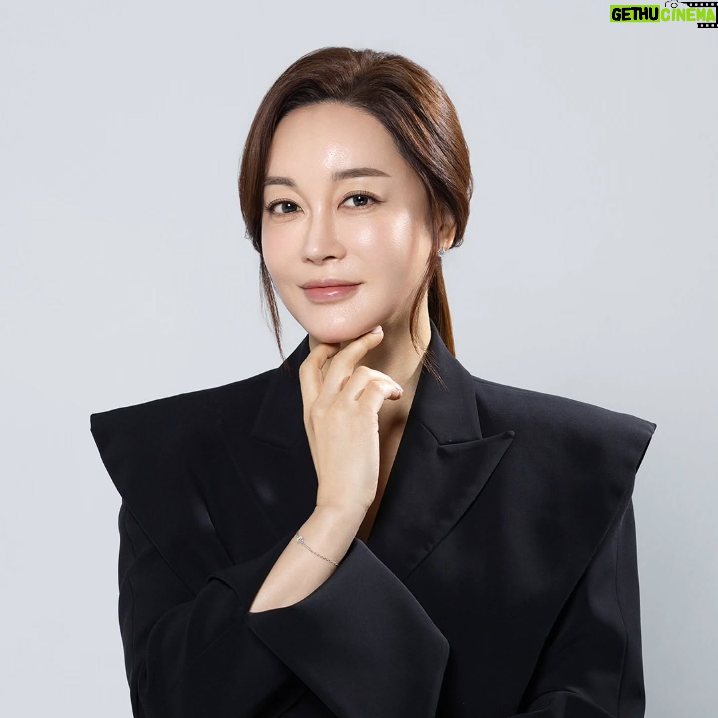 Kim Hye-eun - 9.6K Likes - 희망친구 기아대책과 함께한
희망팔찌 캠페인♥
어둠 속 빛이 되어주는 일에 동참 했습니다.
모두가 희망으로 나아가는 오늘이 되기를.
여러분들도 함께 해주세요~♥
@kfhi_official
#김혜은 #NGO #KFHI #희망친구기아대책 #희망팔찌 #캠페인 #토브