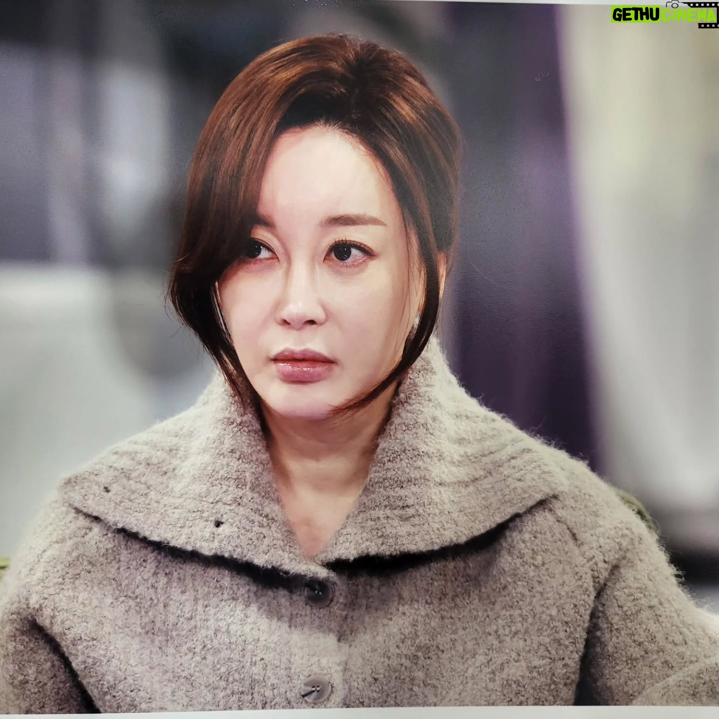 Kim Hye-eun - 14K Likes - 마지막 방송 촬영중예요.
쌍마스튜디오 사진 감사드립니다.^^
#쌍마스튜디오 #백지연