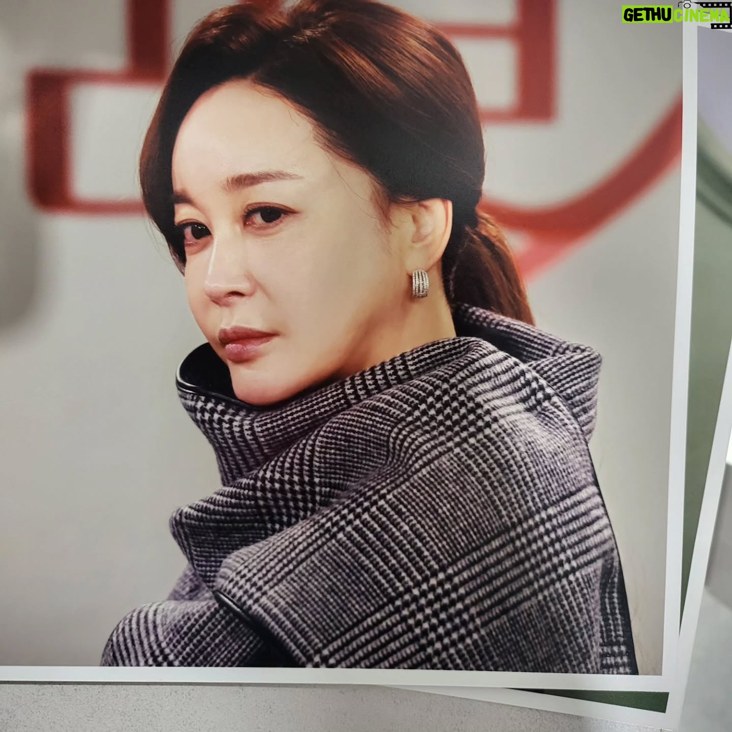 Kim Hye-eun - 14K Likes - 마지막 방송 촬영중예요.
쌍마스튜디오 사진 감사드립니다.^^
#쌍마스튜디오 #백지연
