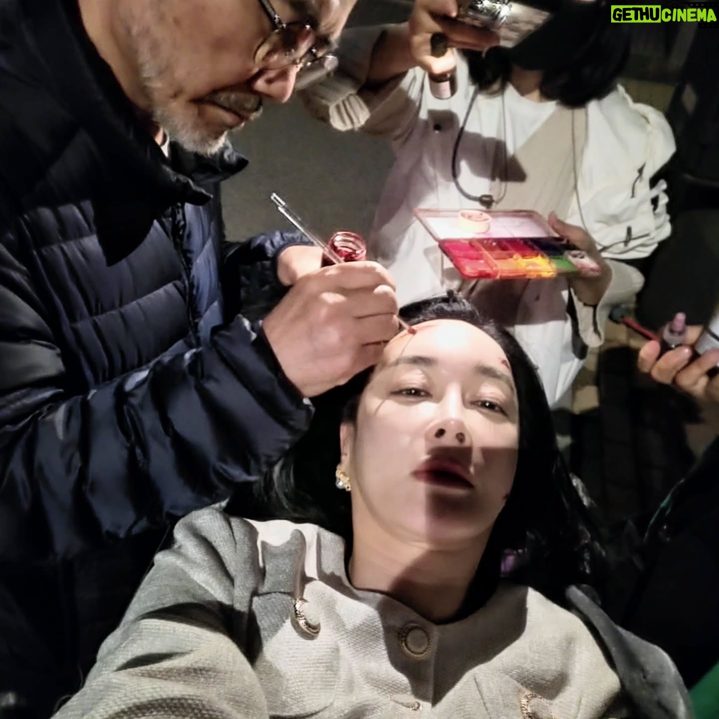Kim Hye-eun - 15.5K Likes - 이제는 올릴수 있다.^^
저 교통사고 난 거 방송됐으니 사진올려도 되지요?^^
특수분장해주신 예술투혼 분장팀께 박수를~~^^교통사고났는데 왜 신났냐?^^
연기란 참♡
#조립식가족 #김승호감독님 #김윤창촬영감독님