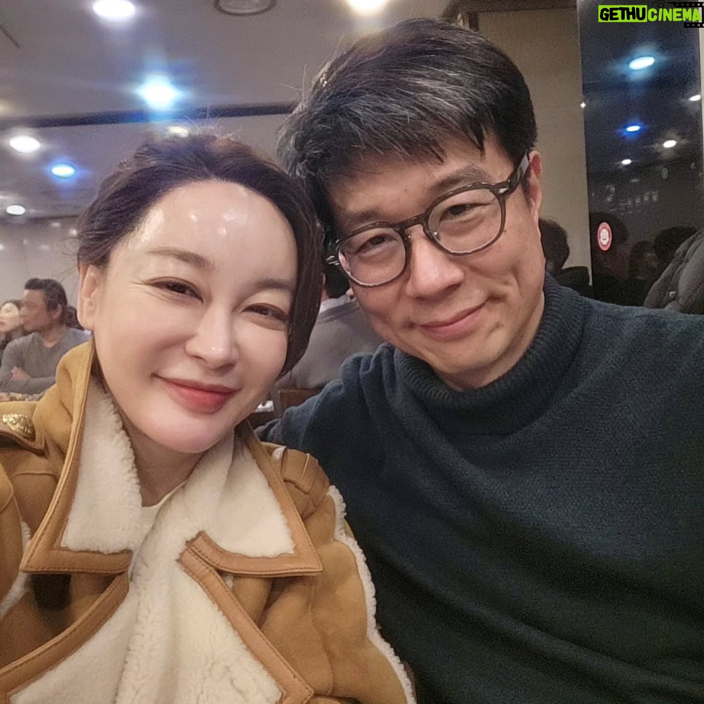 Kim Hye-eun - 15.4K Likes - 그동안 다리미패밀리를 사랑해주신 시청자 여러분
깊은 감사를 드립니다. (제 눈이 울어서 좀 부어서 개구리같아요.이해부탁드림돠)
새해 복많이 받으세요♡
#다리미패밀리 #서숙향작가 #성준해감독 #서용수감독 #이우경촬영감독