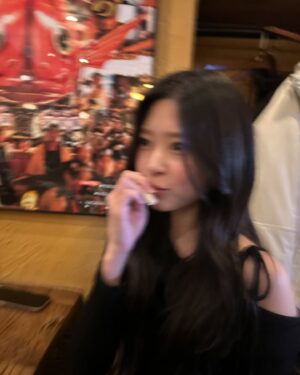 Kim Min-ju Instagram - ☕️🥂