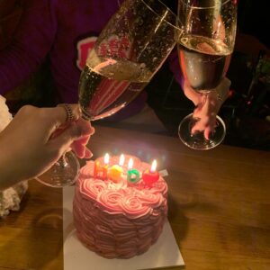 Kim Ye-won Instagram - 나 생일이었지 헤헤헿 ♥️