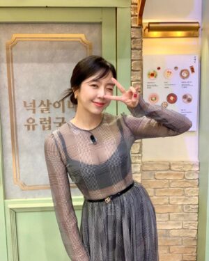 Kim Ye-won Instagram - 오늘 tvN 7:40 놀라운토요일♥️
같이 보자아아아아아 🐾
