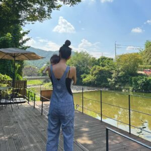 Kim Yun-jee Instagram - 너무 소중해서 아직 놓기 싫은 이번 여름☀️My MOST special summer yet☀️ cant wait to see what our next summer will look like with my baby Ella🩷 Byebye summer see you next year🙎🏽🙆🏻‍♀️👶🏻🩷
