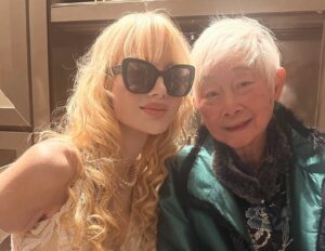 Kimberley Kates Instagram - Giving awards out at the 20th Annual Chinese American Film & TV Festival and catching up with lots of friends. What a wonderful event. It’s broadcast to over one billion people in China, so no pressure ;) 

Really had a wonderful time - and seeing Lisa Lu receive the Lifetime achievement award was very special. At 97 years old, she’s still working as an actress (Crazy Rich Asians, The Joy Luck Club, The Last Emperor) 🎬🤍🖤🤍 @cafilmfestival @dianamendozabeauty