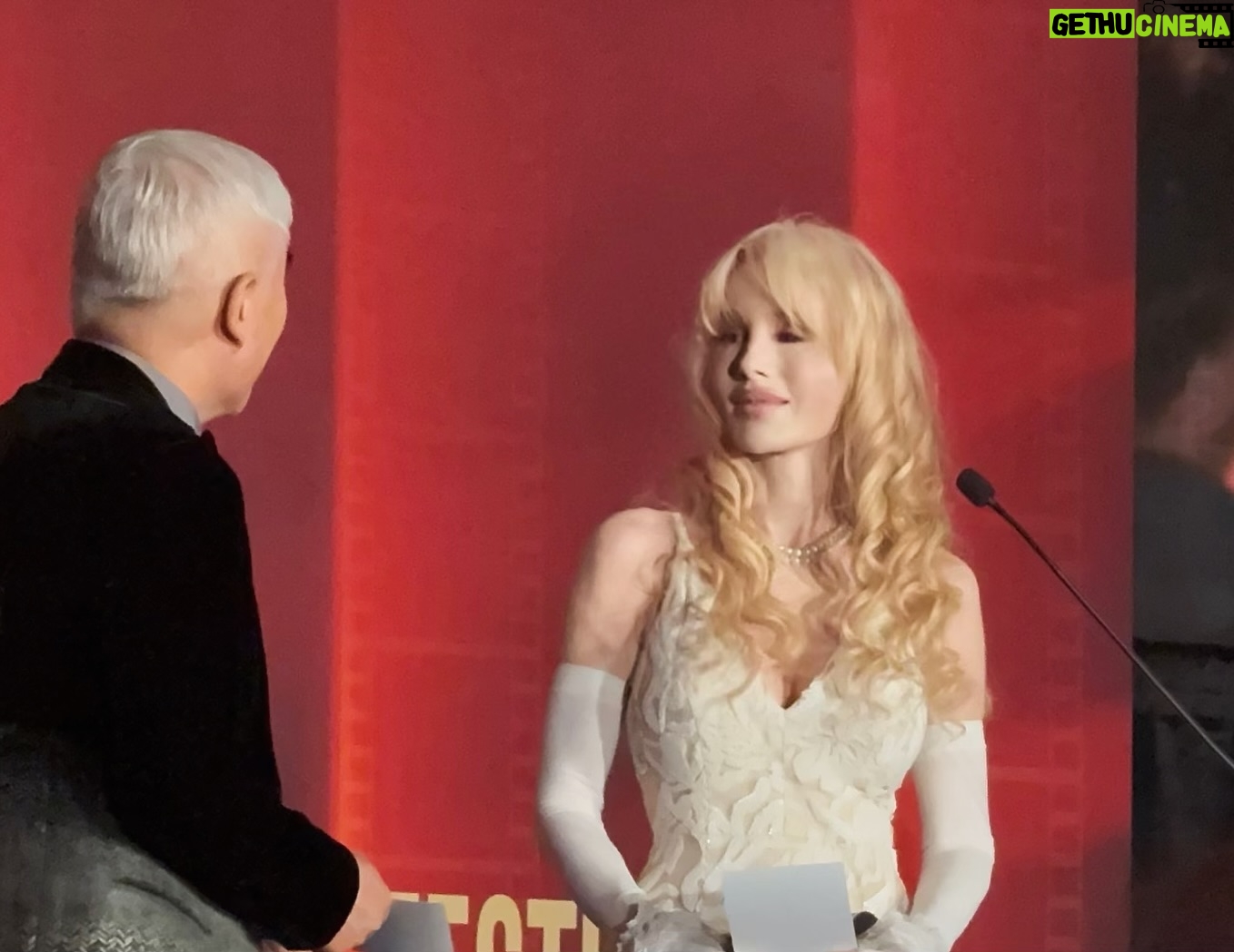 Kimberley Kates - 625 Likes - Giving awards out at the 20th Annual Chinese American Film & TV Festival and catching up with lots of friends. What a wonderful event. It’s broadcast to over one billion people in China, so no pressure ;)
Really had a wonderful time - and seeing Lisa Lu receive the Lifetime achievement award was very special. At 97 years old, she’s still working as an actress (Crazy Rich Asians, The Joy Luck Club, The Last Emperor) 🎬🤍🖤🤍 @cafilmfestival @dianamendozabeauty