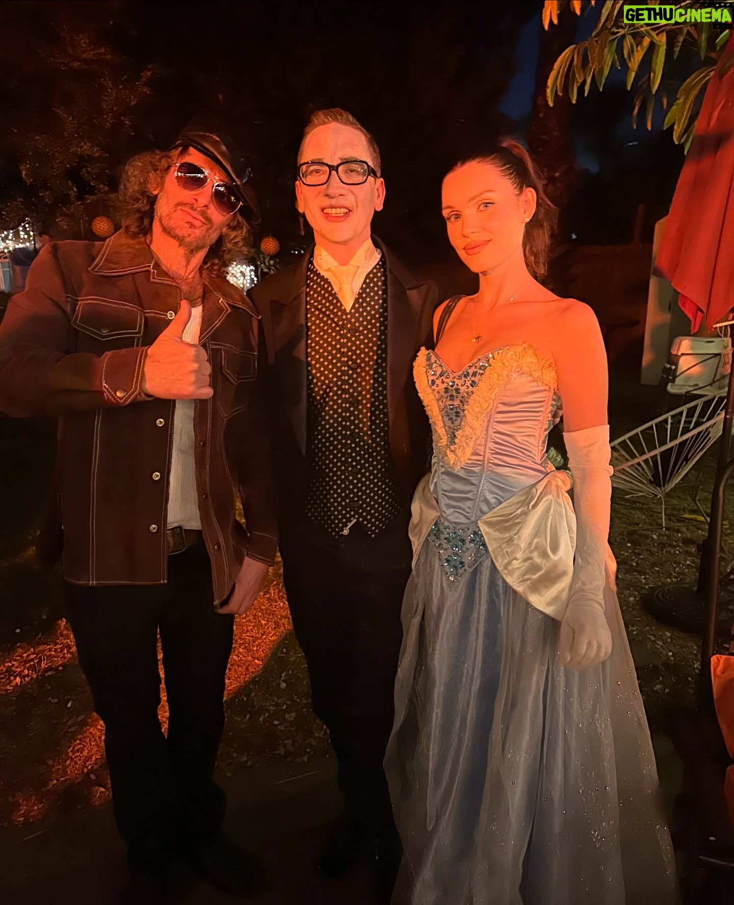 Kimberley Kates - 2.1K Likes - One of my favorite holidays…this year I was the Corpse Bride for those who asked. 🧟♀️👰🏼
Each Halloween, my sister transforms her garden into a whimsical wonderland, creating a magical escape where everyone can immerse themselves. She truly outdoes herself… 🧚🏻
And this year we were treated to live music with her husband’s band. 💗👻💗
#corpsebride #halloween #costumes #timburton #kimberleykates