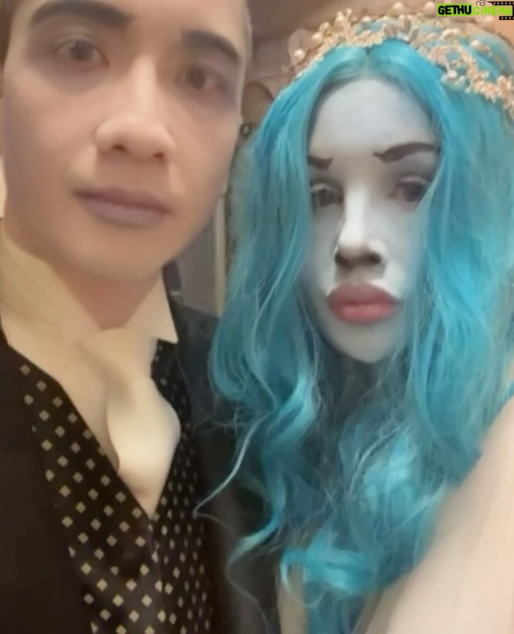 Kimberley Kates - 2.1K Likes - One of my favorite holidays…this year I was the Corpse Bride for those who asked. 🧟♀️👰🏼
Each Halloween, my sister transforms her garden into a whimsical wonderland, creating a magical escape where everyone can immerse themselves. She truly outdoes herself… 🧚🏻
And this year we were treated to live music with her husband’s band. 💗👻💗
#corpsebride #halloween #costumes #timburton #kimberleykates