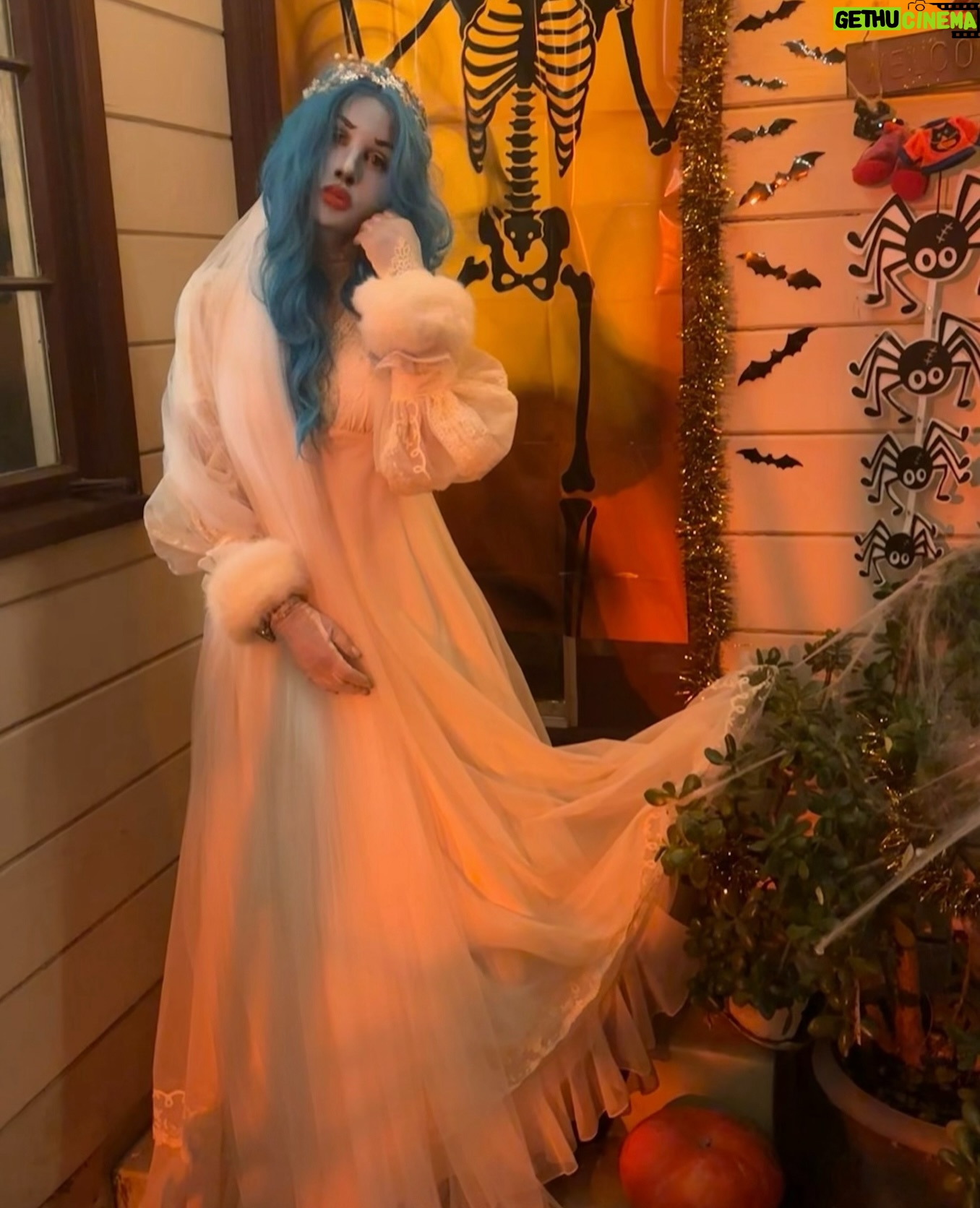 Kimberley Kates - 2.1K Likes - One of my favorite holidays…this year I was the Corpse Bride for those who asked. 🧟♀️👰🏼
Each Halloween, my sister transforms her garden into a whimsical wonderland, creating a magical escape where everyone can immerse themselves. She truly outdoes herself… 🧚🏻
And this year we were treated to live music with her husband’s band. 💗👻💗
#corpsebride #halloween #costumes #timburton #kimberleykates