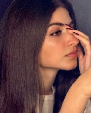 Kinza Hashmi Instagram - Lost in the chaos, found in the vibes 🌙✨