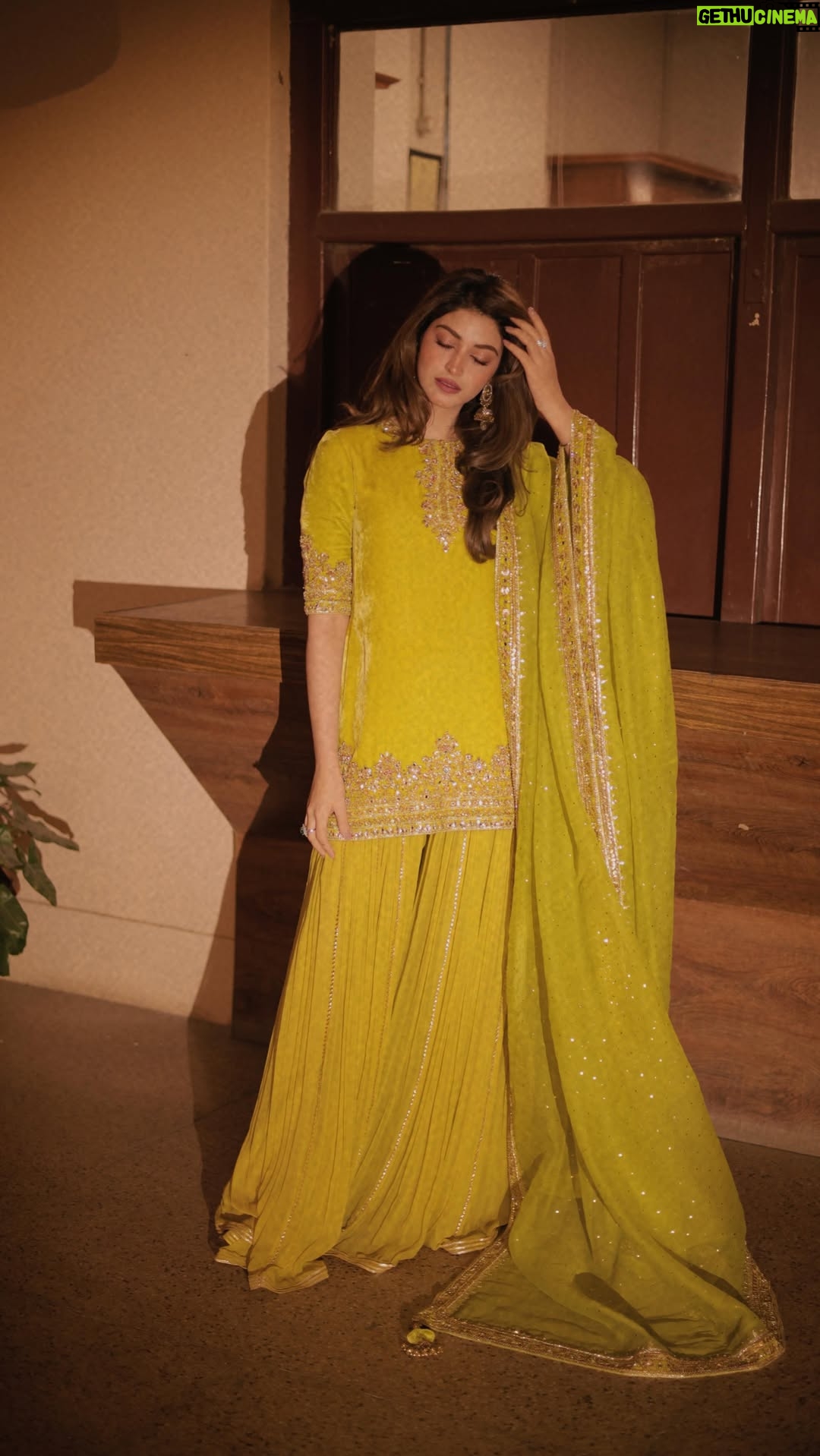 Kinza Hashmi - 241.7K Likes - Where there’s a squad, there’s a vibe ✨🫶🏼
@mariyamdrizwan
@mahastudioweddings