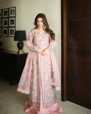 Kinza Hashmi Instagram - Wearing this beautiful outfit by @enaaraofficial

Rose pink is always a good choice to look regal and Enaara knows how to do that! They are launching their first collection today. Don’t miss it!

Enaara, ‘Our First Chapter’
4 Piece Unstitched Festive Collection 

#Enaara #OurFirstChapter #unstitchedfestive