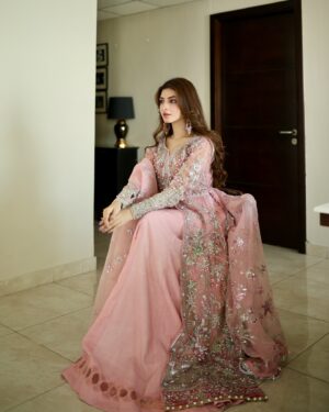 Kinza Hashmi Instagram - Wearing this beautiful outfit by @enaaraofficial

Rose pink is always a good choice to look regal and Enaara knows how to do that! They are launching their first collection today. Don’t miss it!

Enaara, ‘Our First Chapter’
4 Piece Unstitched Festive Collection 

#Enaara #OurFirstChapter #unstitchedfestive