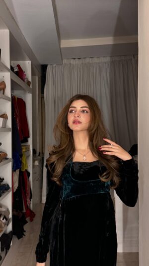 Kinza Hashmi Instagram - Woh reh naa paye aur bahane se aaye .. 🤝

Yeh shair yaad hai?