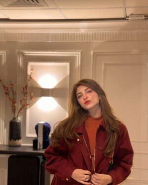 Kinza Hashmi Instagram - Cursed are those who feel oceans but can express just a drop ..