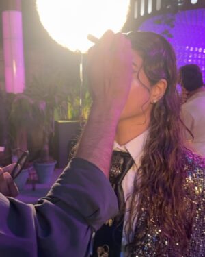 Kinza Hashmi Instagram - It was such a fun shoot! Had a blast working on this project. 💫 Big thanks to @zparwez for the amazing direction and vision! 🎥✨

 #VeloAd #FunTimes #Grateful