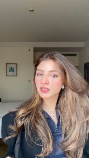 Kinza Hashmi Instagram - I’m a findoutologist 🔍