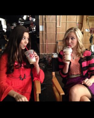 Kira Kosarin Instagram - CHERRY IS BACK in a brand new Thundermans: Undercover Wednesday at 7 on @nickelodeon 

Love you so so so much @audreywhitby pls be in every episode forever 🥹🍒

#PheebsAndCherry4Lyfe