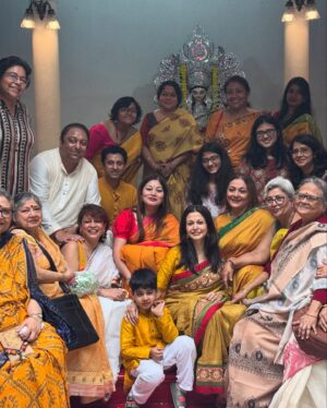 Koel Mallick Instagram - Wishing all knowledge & wisdom … Shubho Saraswati Pujo😊Happy Vasant Panchami 😊🙏