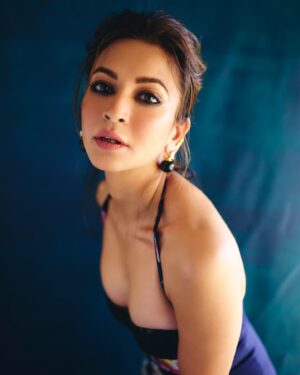 Kriti Kharbanda Instagram - Mermaid vibes for my debut on @netflix_in 💥 💥 💥 
.
.
.
Make up @heemaadattaani 
Hair @harryrajput64 
Photography @kadamajay 
Styling @styledbystaceycardoz @stacey.cardoz 
.
.
.
#rananaidu #rananaiduseason2 #ootd