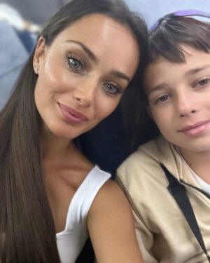Kseniia Mishyna Instagram - Дивовижний процес — життя. 
Поток атомів крізь простір і час, безкінечна послідовність подій, що набувають форми й одразу зникають🤭